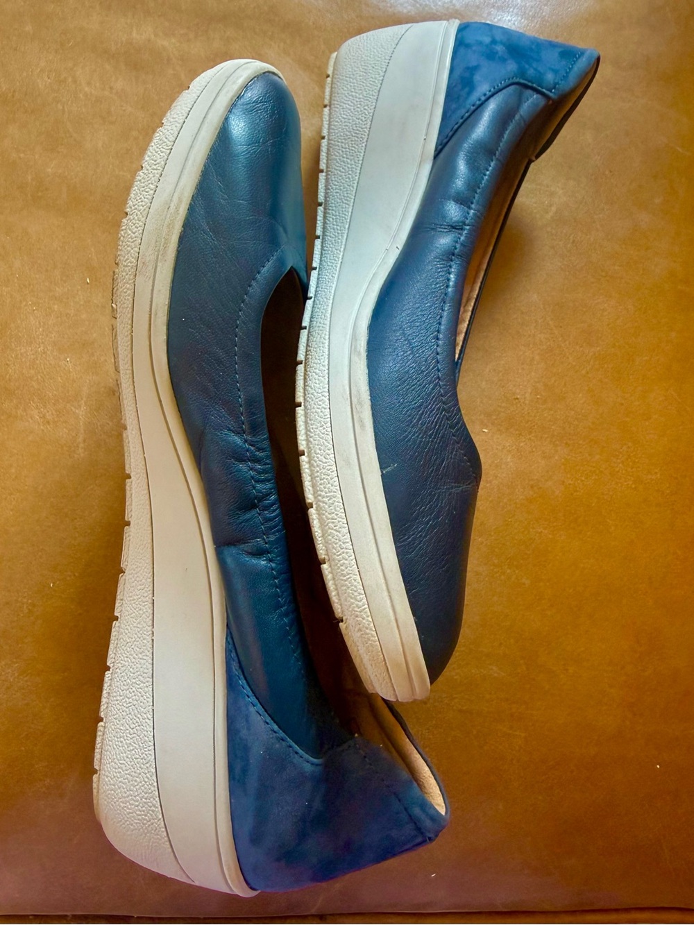 Vionic Women's Navy Wedge — 8.5 - Picture 2 of 6